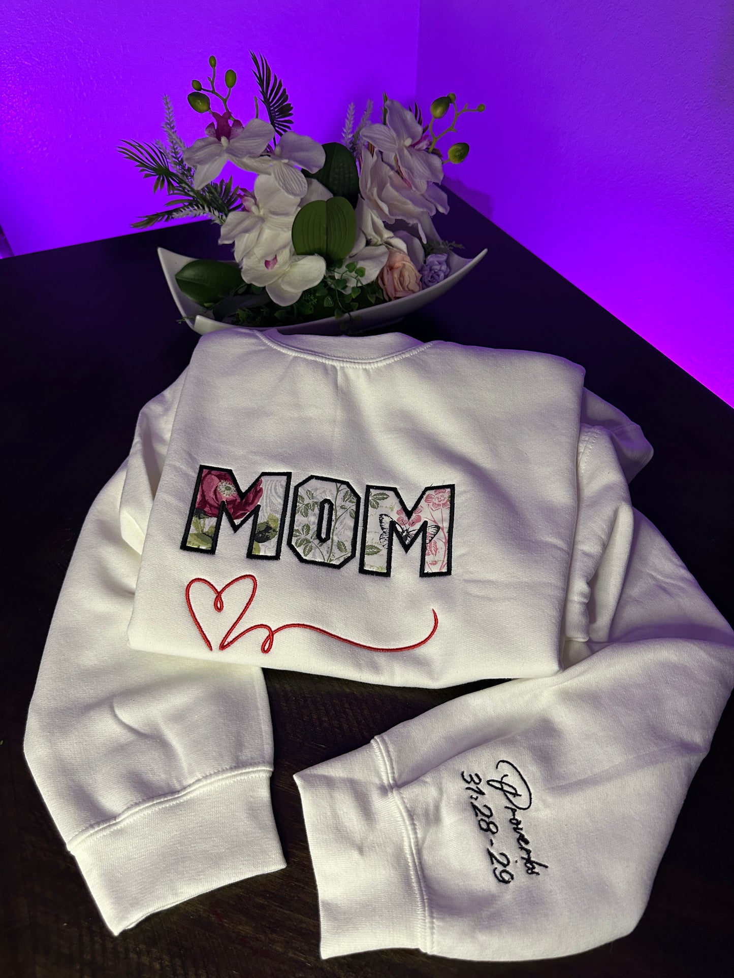 Custom Embroidered MOM Sweatshirt – Floral Appliqué & Personalized Sleeve